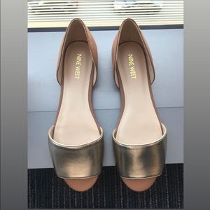BRAND NEW Nine West Gold Flats - Size 8